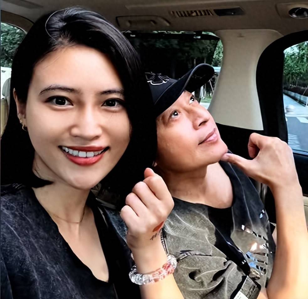马景涛小26岁女友身份曝光，多张性感私照流出，难怪他把持不住