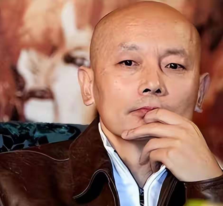 妹妹远在美国，父母双双离世，如今68岁的葛优现状如何了？