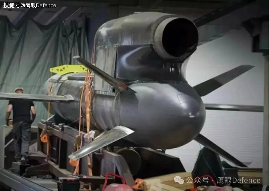 三发齐射！乌克兰“火烈鸟”导弹首次实战，战果有点小