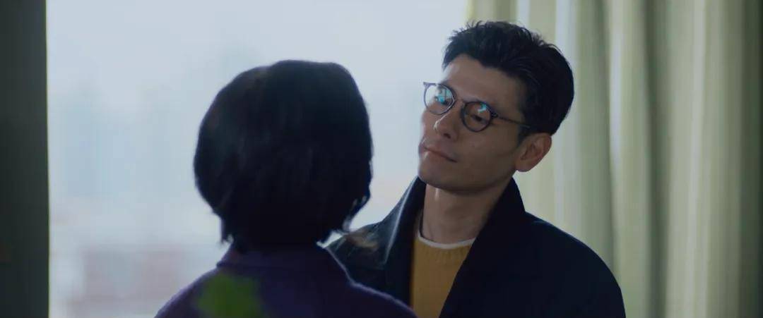 刚上映就票房第一，33岁蒋奇明终于演了男一号，郝蕾的话终于有人信了