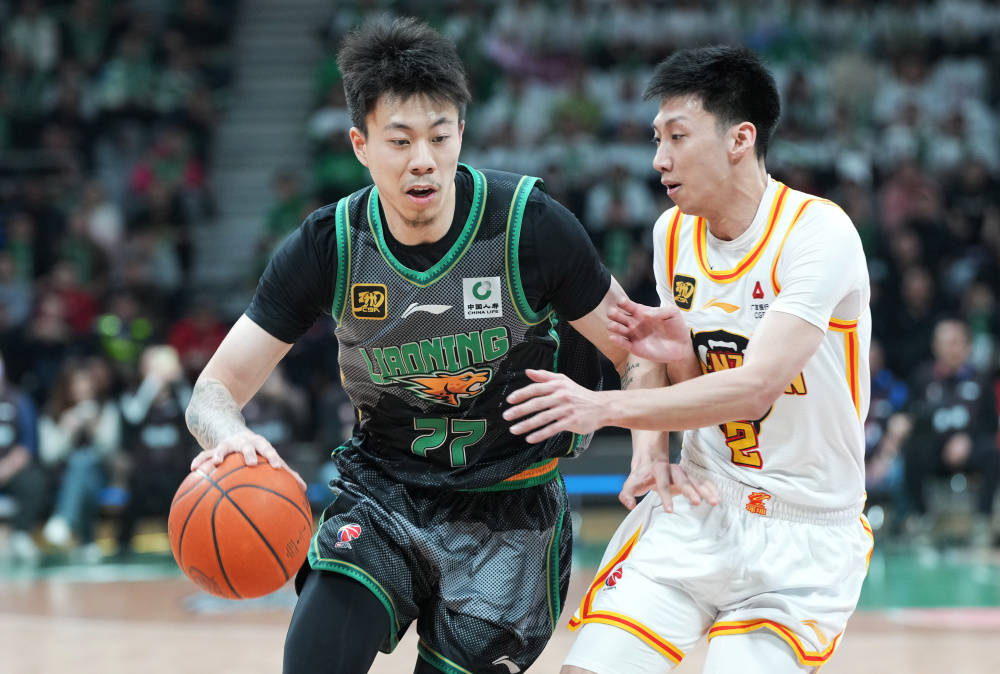 新华社：CBA多起重磅交易，传递什么信号？