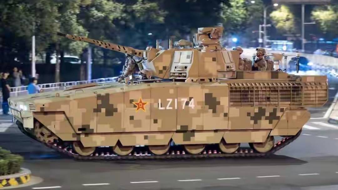 俄乌冲突进入第三个年头，“地表最强”的解放军，用九三阅兵改变陆战规则