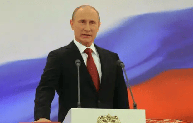 第三方亲自下场了，局面变成1对33？北约战机突然开火，普京将派人来华面谈