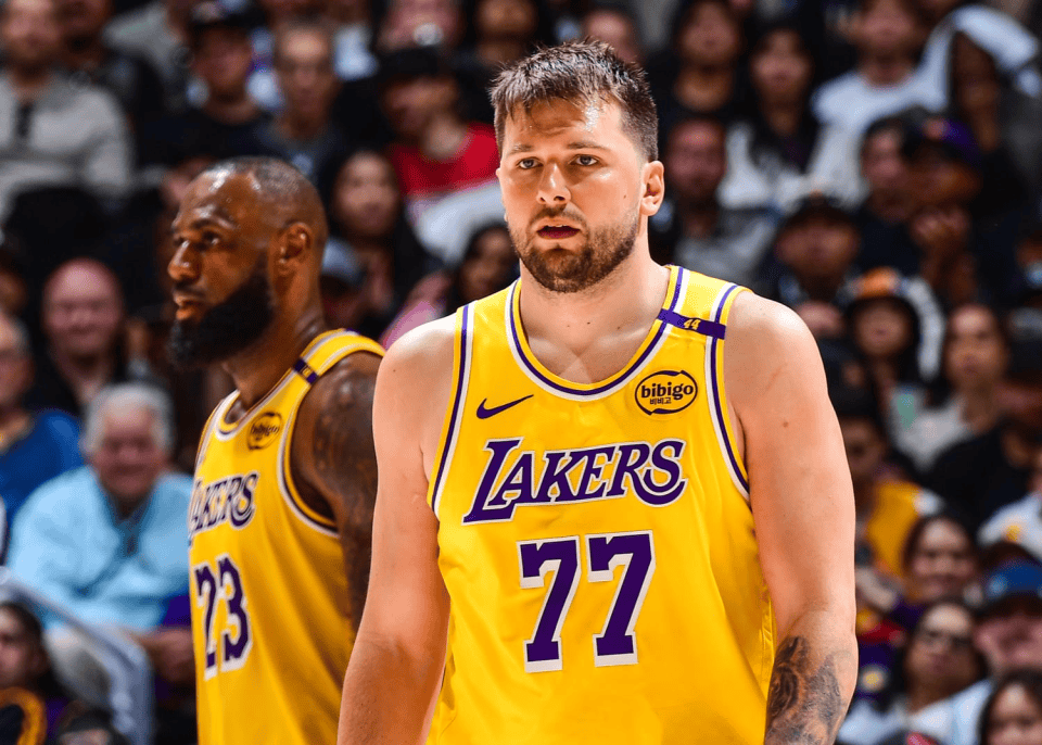 原创             NBA高管：詹姆斯下赛季夺冠才会退役 三队明年夏天有望追求他