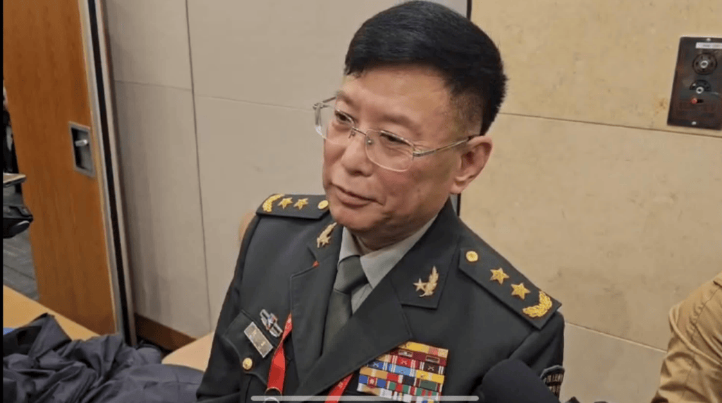 中方反击菲律宾后，卫星拍到不寻常一幕，解放军中将捅破窗户纸