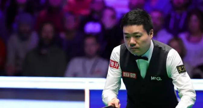 斯诺克赛场最新动态！吴宜泽破百领先韦克林丁俊晖第二局遭罚9分