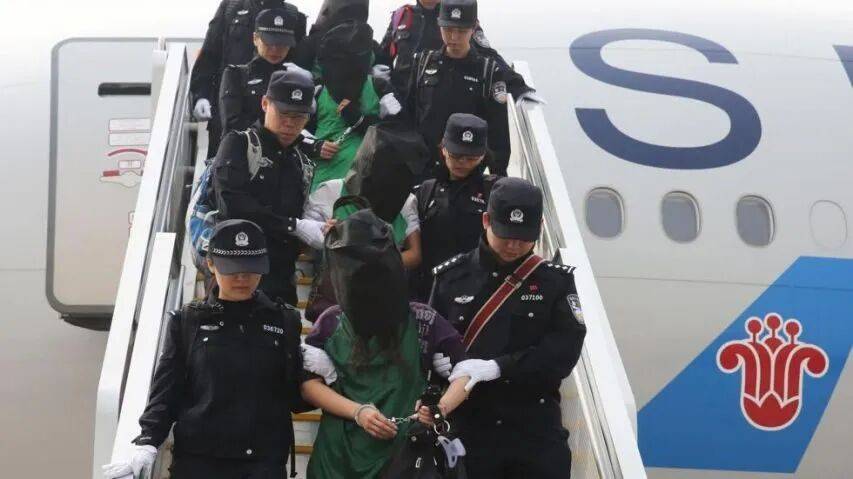 原创             “第二个乌克兰”出现了？连夜遣返400名中国人！中方罕见表态支持