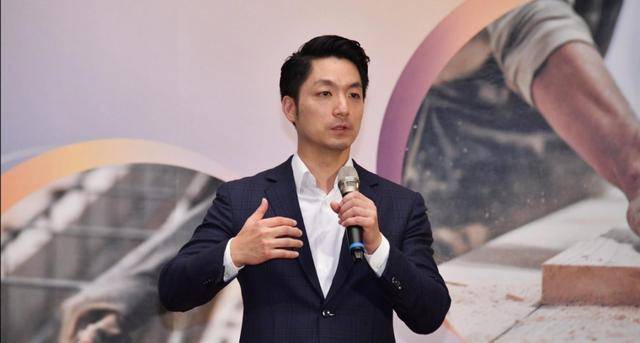 为什么蒋万安在九三阅兵前后，展示出如此徘徊矛盾的行为？