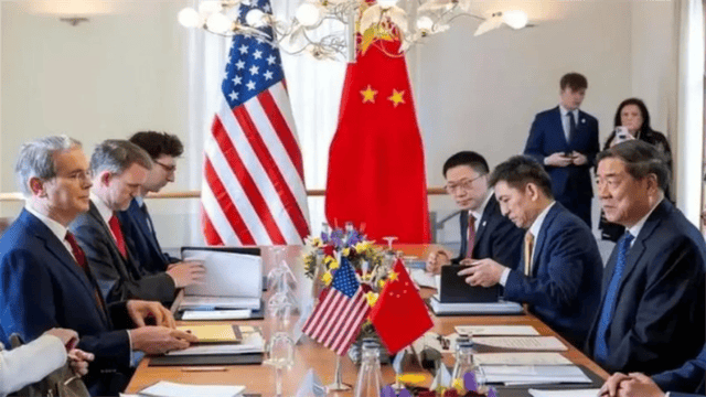 全扣押一个不放过！美制裁重拳打在台湾身上，转头对大陆友好微笑