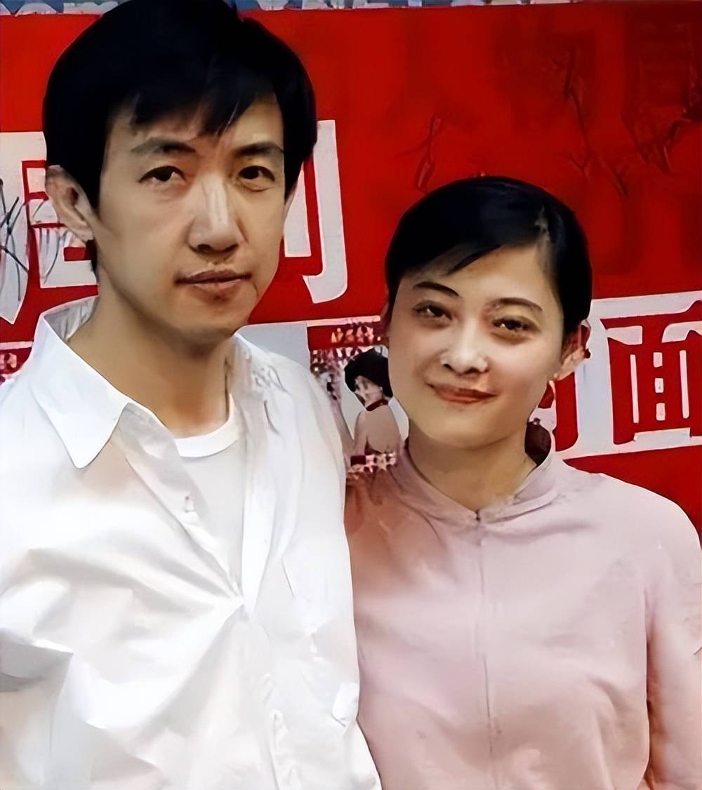 梅婷高调晒伦敦亲子照，儿女搂怀好温馨，快快长成小梅婷！