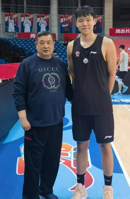 山东男篮“五虎将”徐长锁中秋节去世，年仅52岁，确诊癌症仅半年