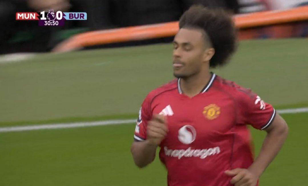 “曼联中锋转会留英格兰足球超级联赛在英超！