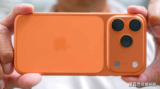 原创             苹果要掀桌！iPhone 18 Pro曝光：全新A20芯片+可变光圈相机太炸裂