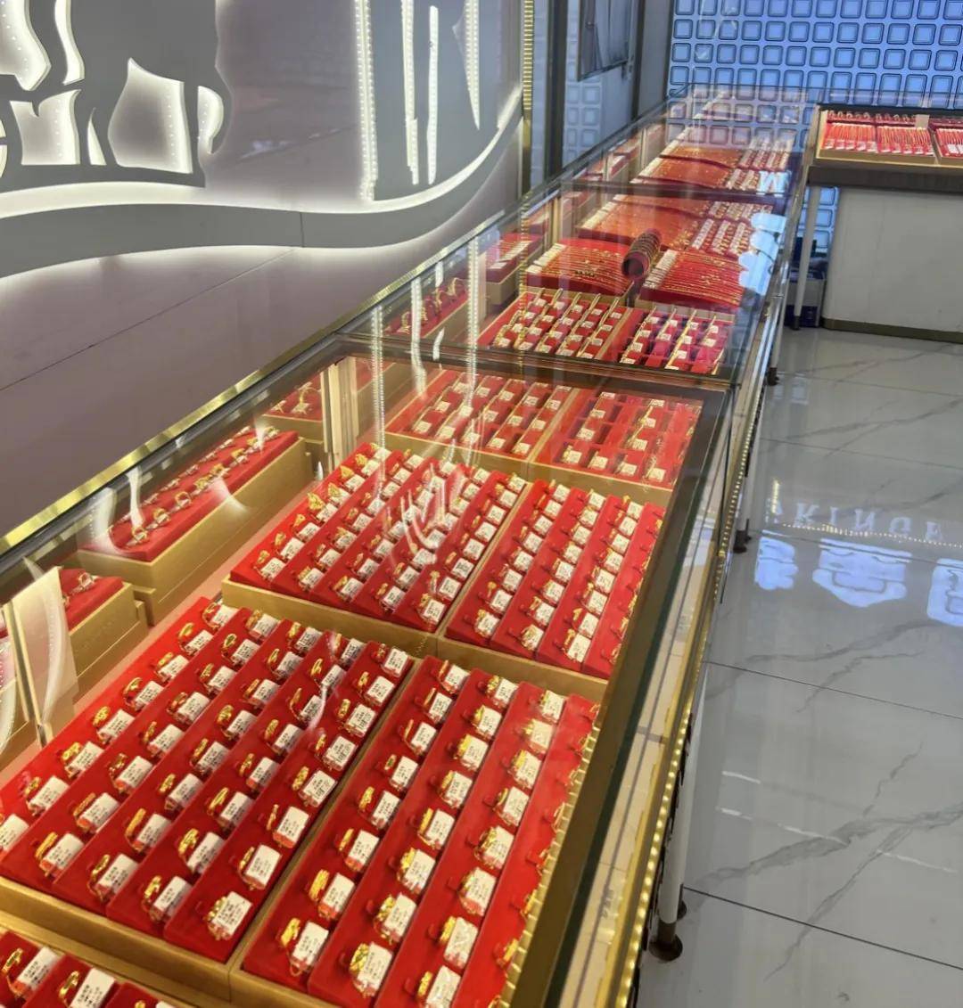 黄金暴涨，但黄金店生意却冷了