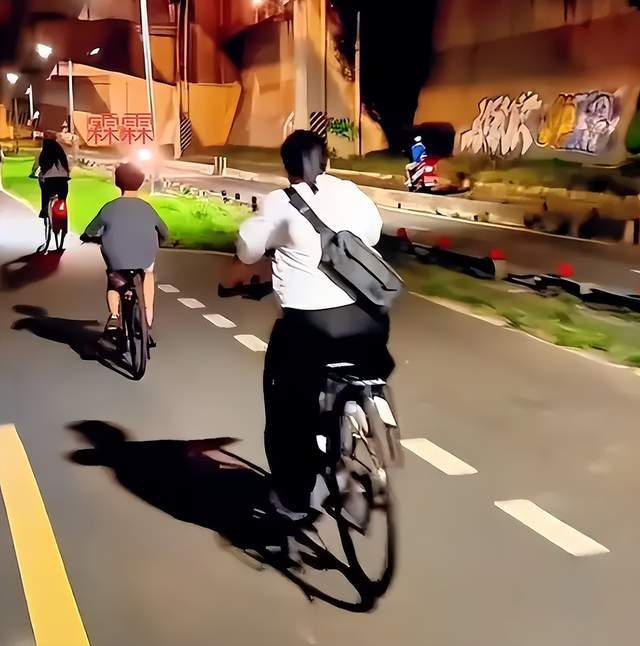 汪小菲返台带马筱梅和岳父母聚餐，消费2300元，箖箖露正脸像大S