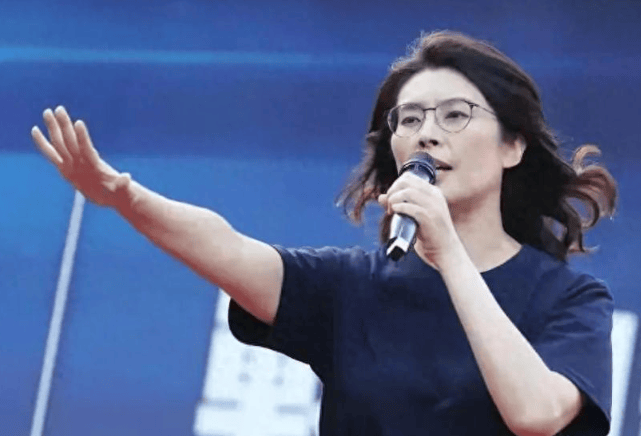 支持率领先，蓝营全线倒向郑丽文？局势紧张之际，第二个马英九出现，承诺当选率团访陆
