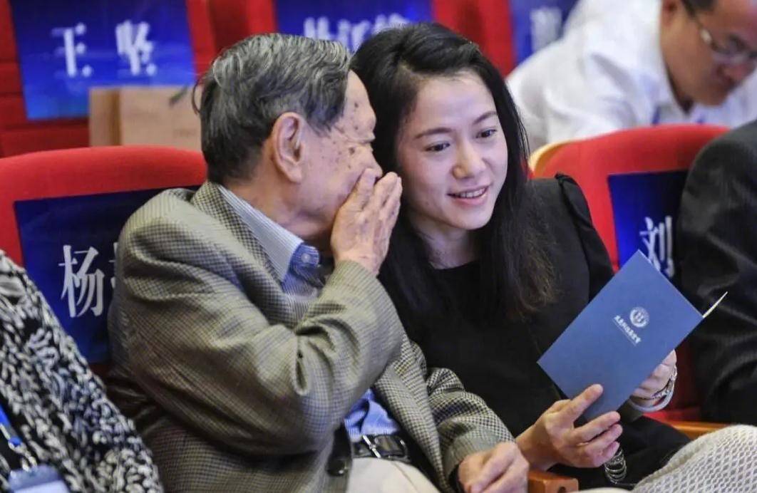 原创             杨振宁妻子翁帆自白：为了丈夫的身体，我16年来都是早睡早起