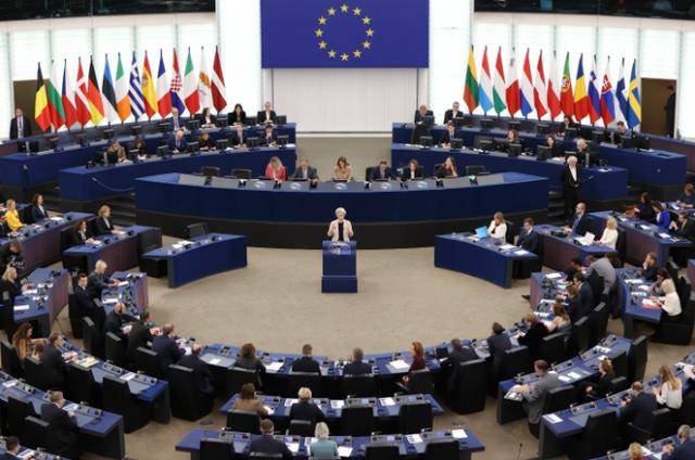 欧盟G7准备抱团反华，英国先当了出头鸟，一口气制裁11家中企