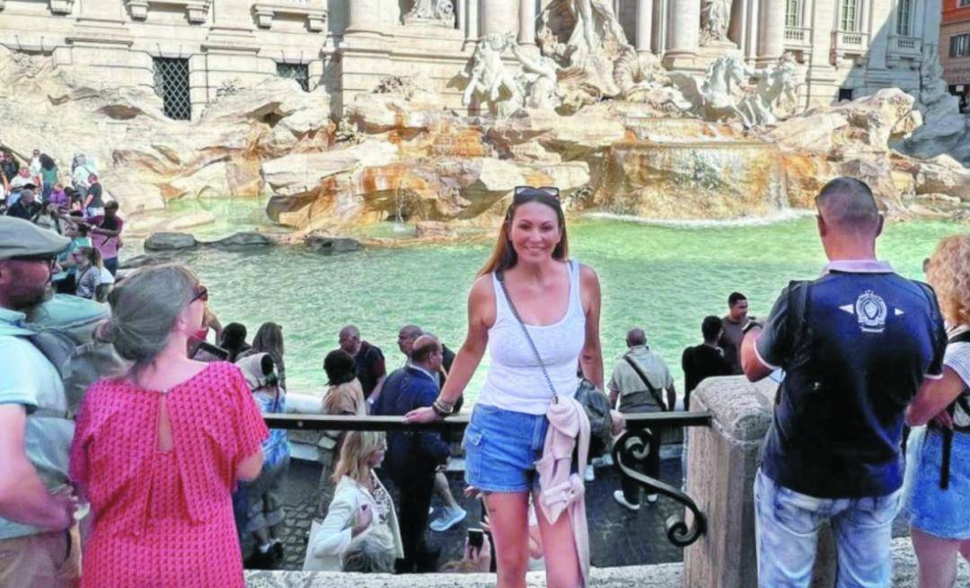 赌王长孙女近况曝光，定居澳门买下2300平海景房，悲惨人生终逆袭
