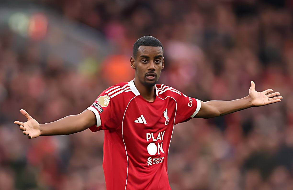 原创             罢训逼宫遭反噬，伊萨克6场0球，斯洛特强捧英超标王让埃基蒂克哑火