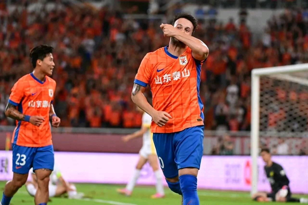 原创             向新东家示好，瓦科迟迟没有完成续约，被传将加盟另一中超球队