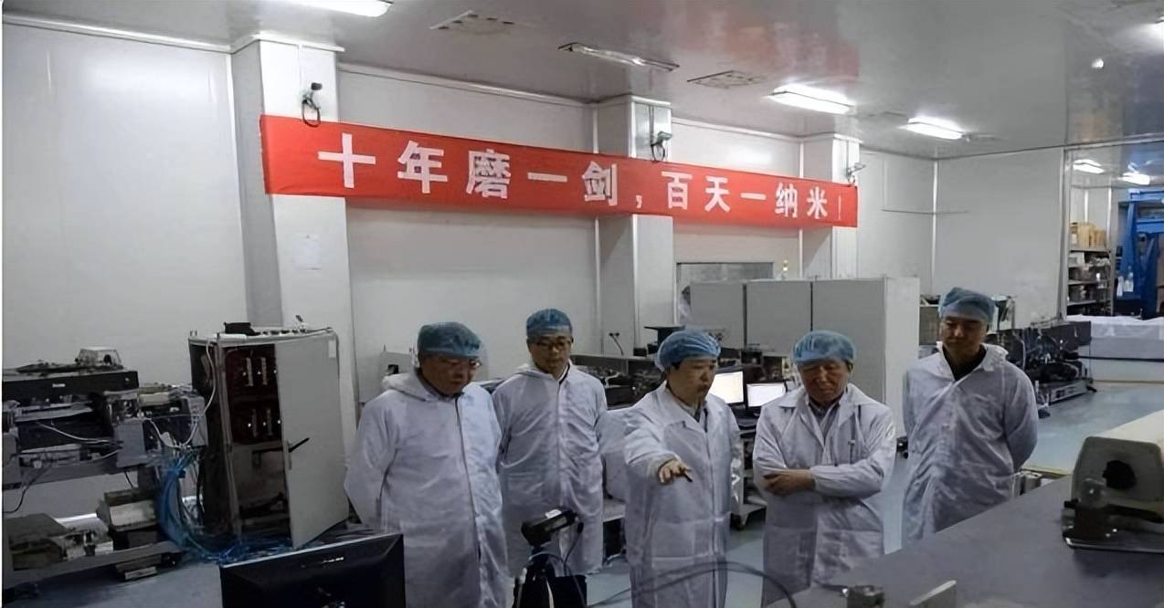 原创             美论坛:没有得到美国的允许,中国为什么敢私自研发DUV光刻板?
