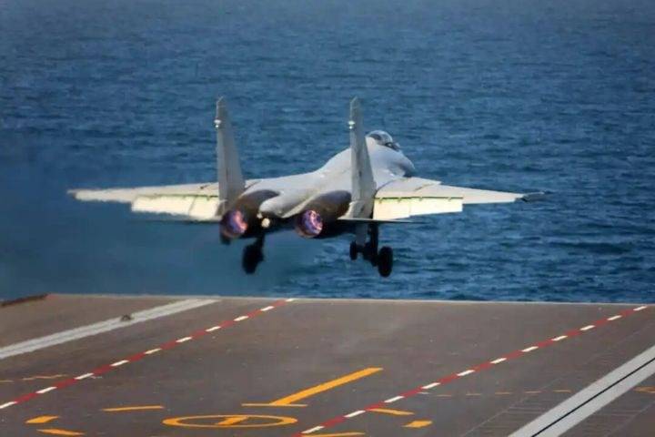 歼-35弹射公布之日,是F-14服役和退役之时,或许美国会怀念ST-21“超级雄猫”