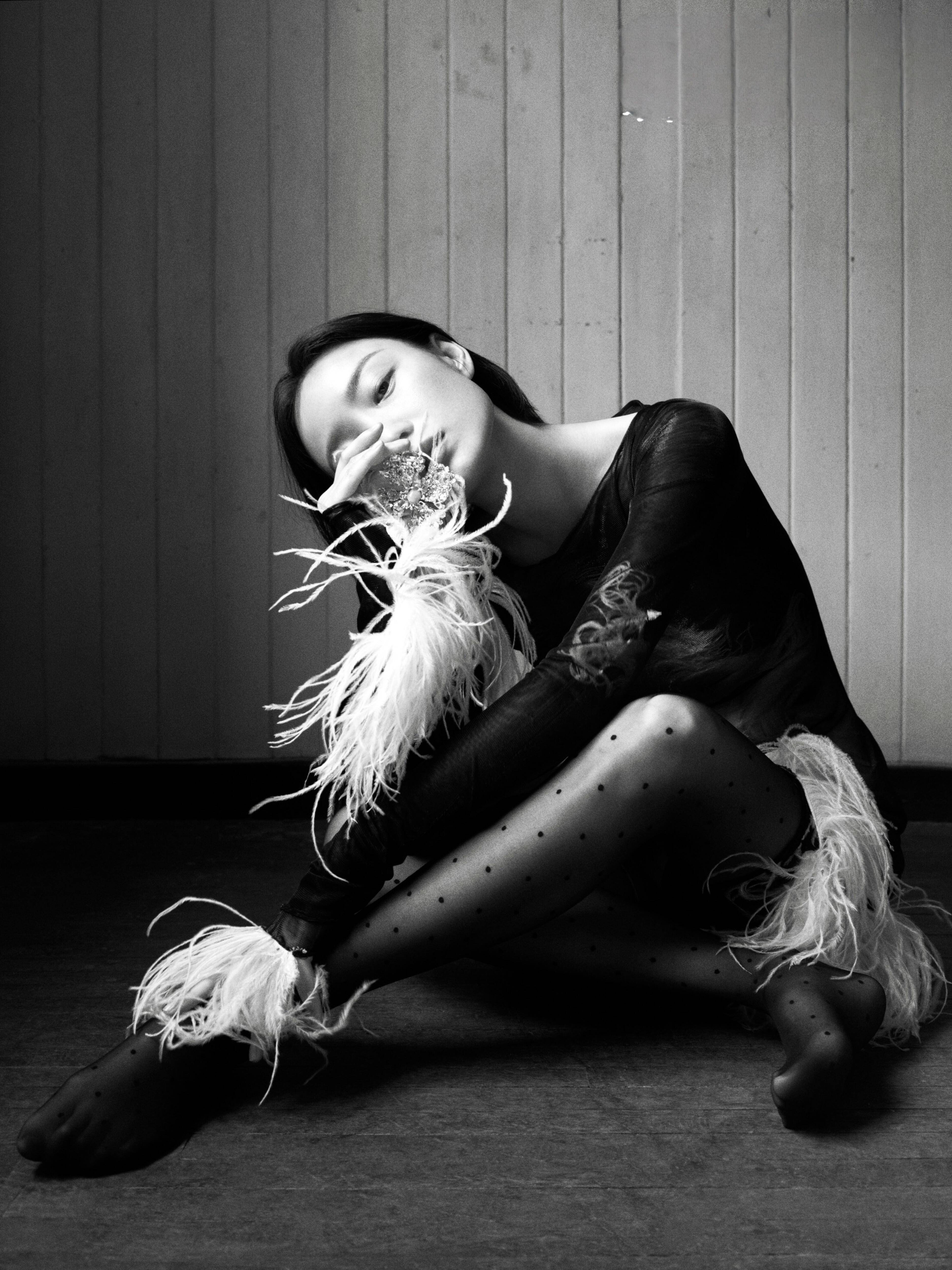 倪妮｜杂志丝袜美腿