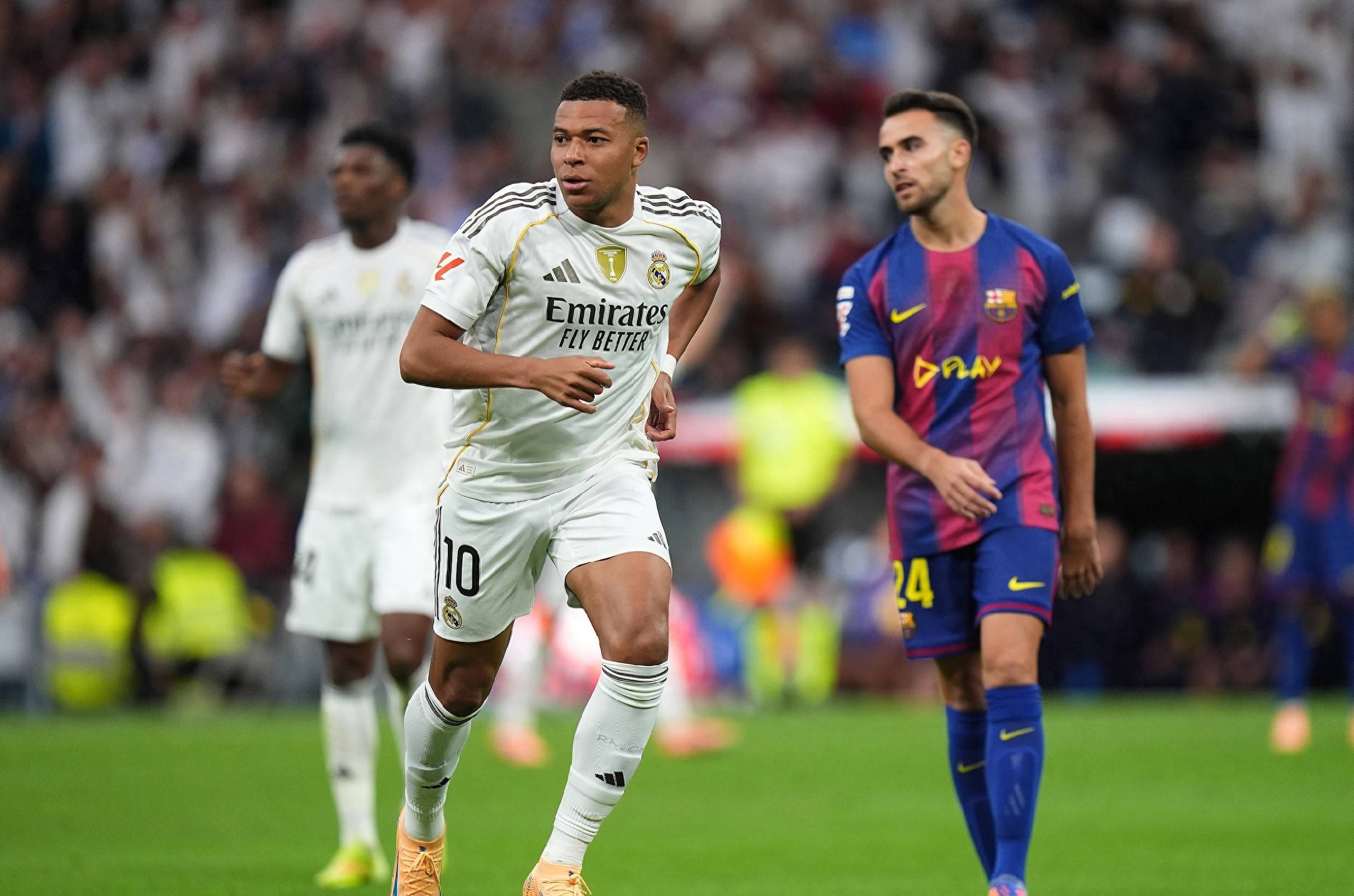 “皇马2-1终结巴萨！巴列卡诺1-0绝西甲