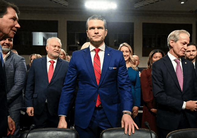 美国没想到,南海坠机事大了,中方一句话回应,绝了!特朗普反应耐人寻味,背后真相不简单