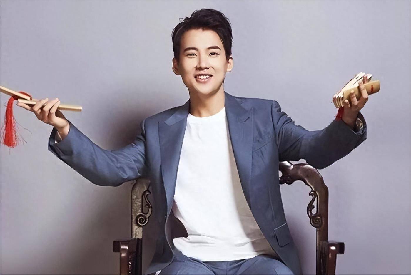 郭麒麟从德云社离开后,与亲妈一起生活,世上还是只有妈妈好