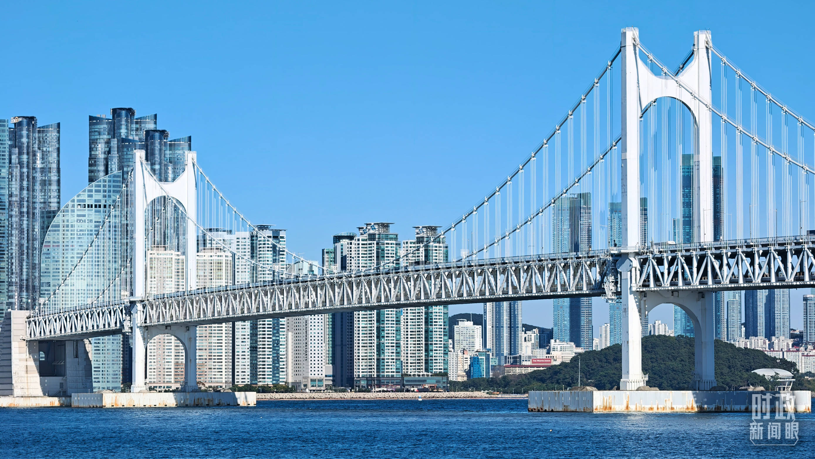 联播一瞬丨神舟二十一号飞行乘组时刻准备为祖国出征