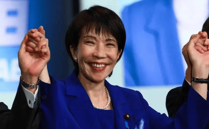 局势恶化！美军南海坠机后，新的“大鱼”浮出水面，马科斯逼中国上审判台，中方立场坚定