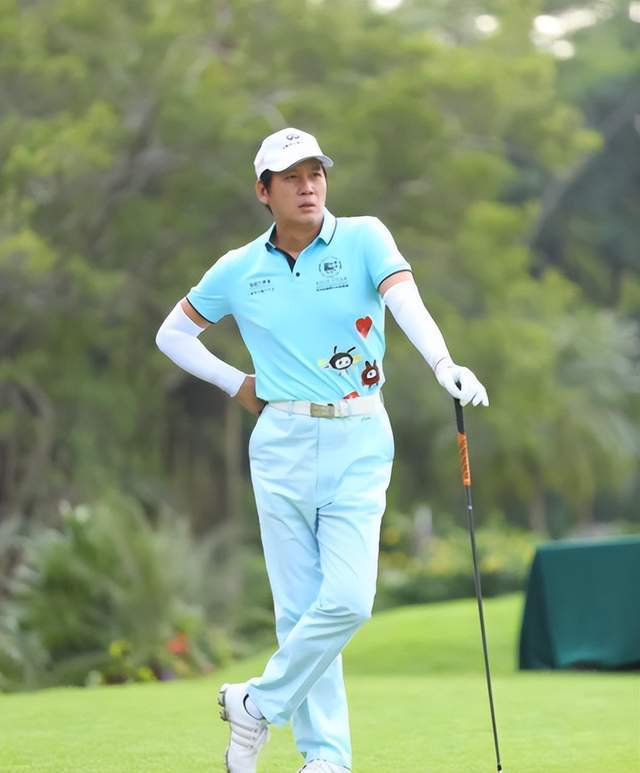 59岁港星“最帅展昭”甄志强去世,曝最后露面照,曾两度恋上富婆