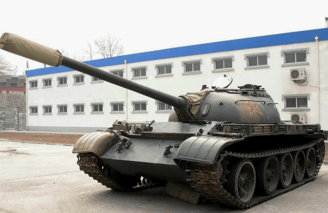 俄军坦克入不敷出？被曝库存快打光了，会从中国买退役的59式吗