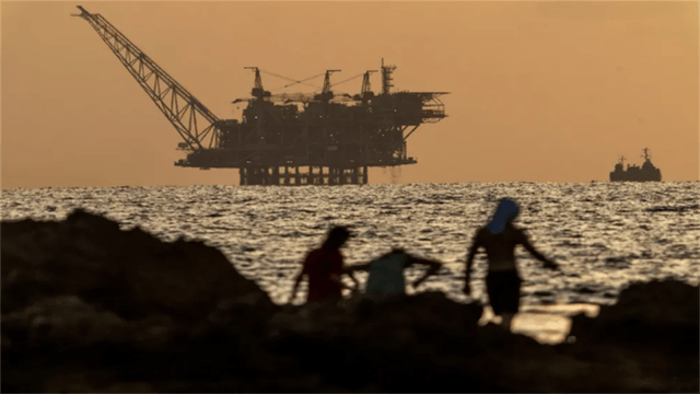 不把350亿大单放眼里，以当众给美下马威！隔天就遭大军压境