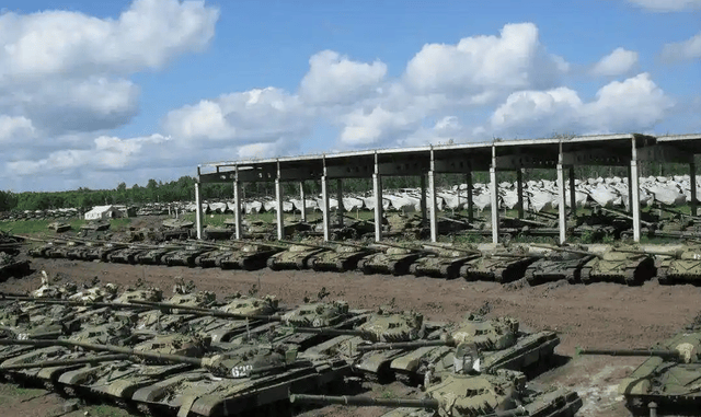 俄军坦克入不敷出？被曝库存快打光了，会从中国买退役的59式吗