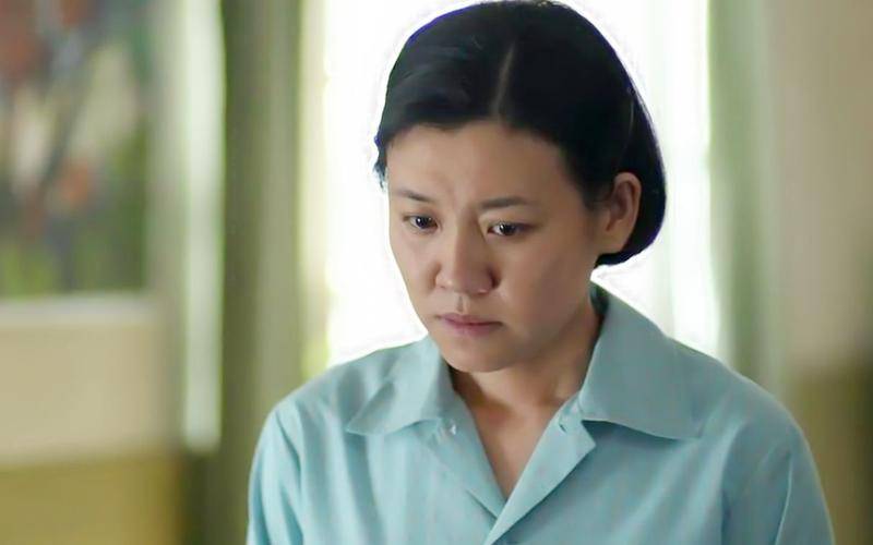 身价过亿豪门阔太，年过40被导演拉来救场，现在却意外爆红