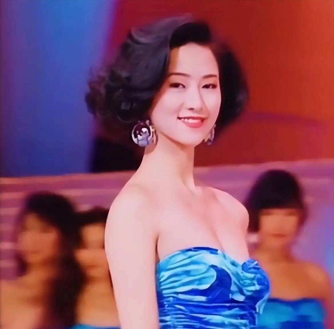 翁虹16岁女儿准备出道，酷爱做美食，遗传了妈妈的高颜值