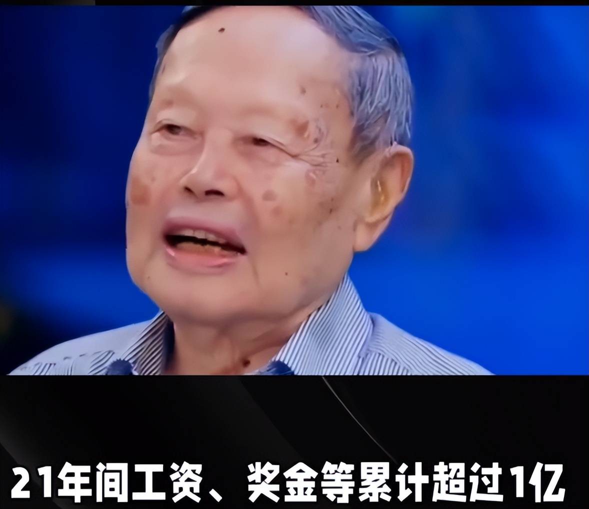 翁帆最新近况：穿35块的帆布鞋，带34箱手稿搬离旧居