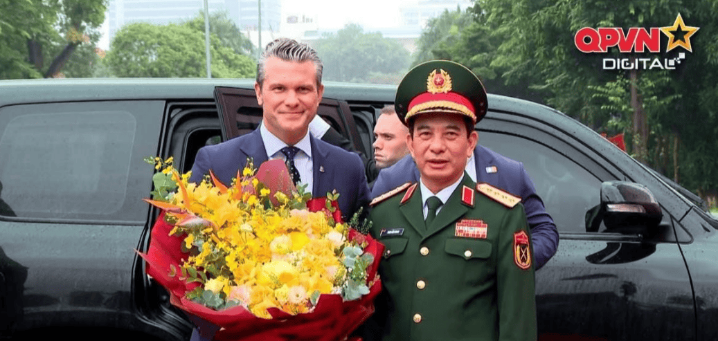美国战争部长访问越南，本想拉拢来增强美在东南亚影响力，却发现越军假想敌竟是自己！