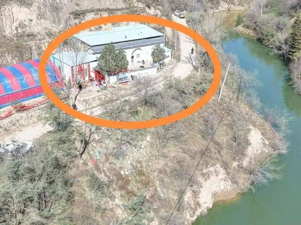 23岁大四男生回乡参加朋友婚礼,夜晚坠入路边水坝不幸溺亡 23岁大四男生回乡参加朋友婚礼,夜晚坠入路边水坝不幸溺亡