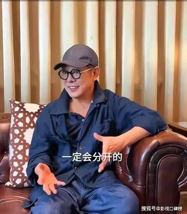 李连杰亲自下场辟谣，泳池脱衣露出光洁胸口，直言：别拿逝者炒作