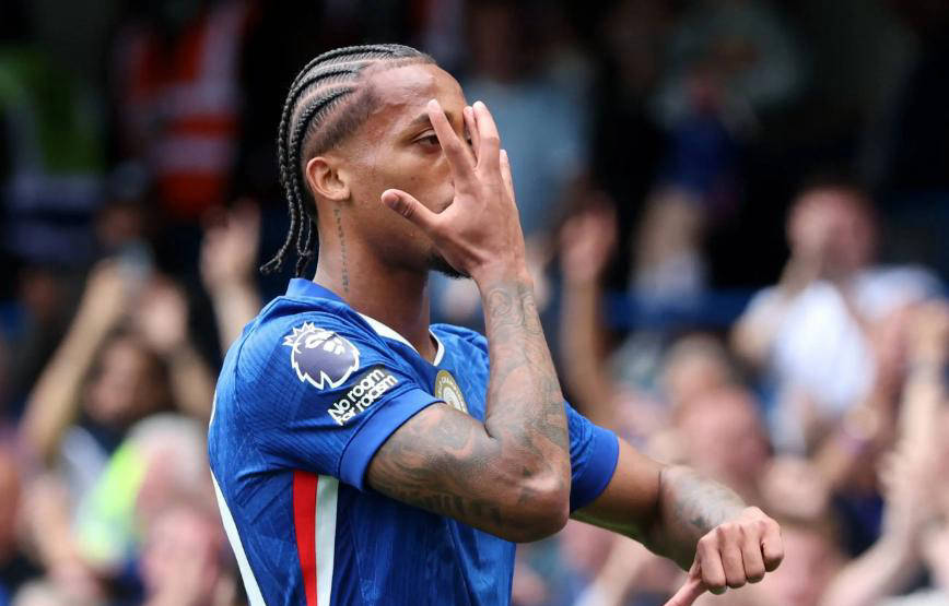 英超三强崭露头角！积分榜生变争冠战局英格兰足球超级联赛持续激烈！