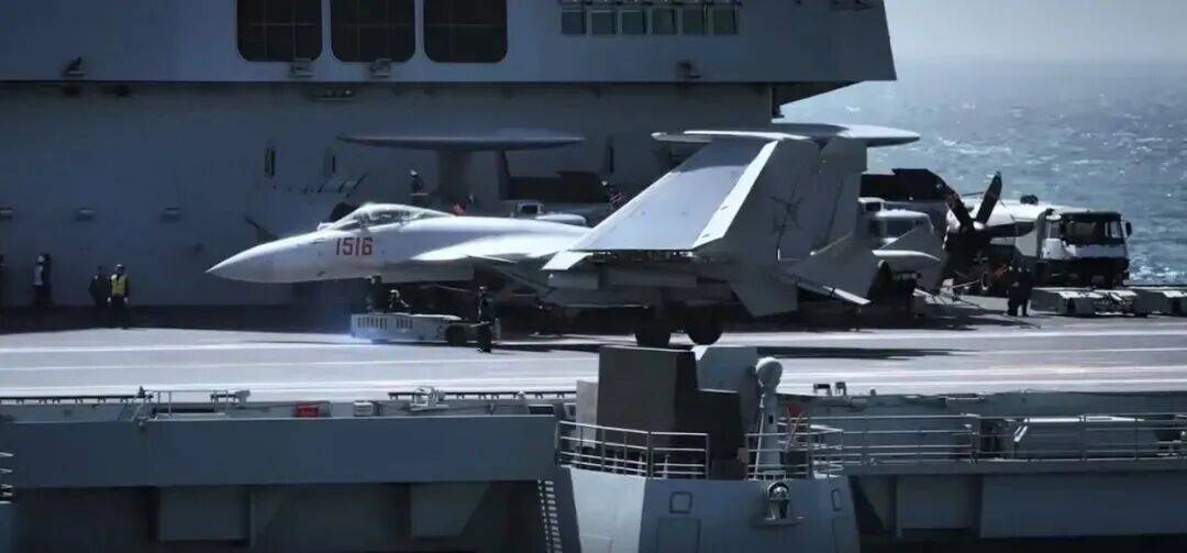 “从近海迈向远海”!福建舰正式入列