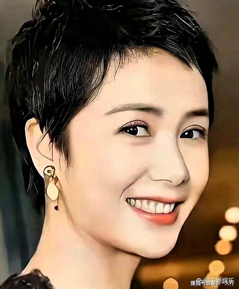 59岁蒋雯丽英国素颜照曝光！定居英国又瘦又老，一代女神也落寞了