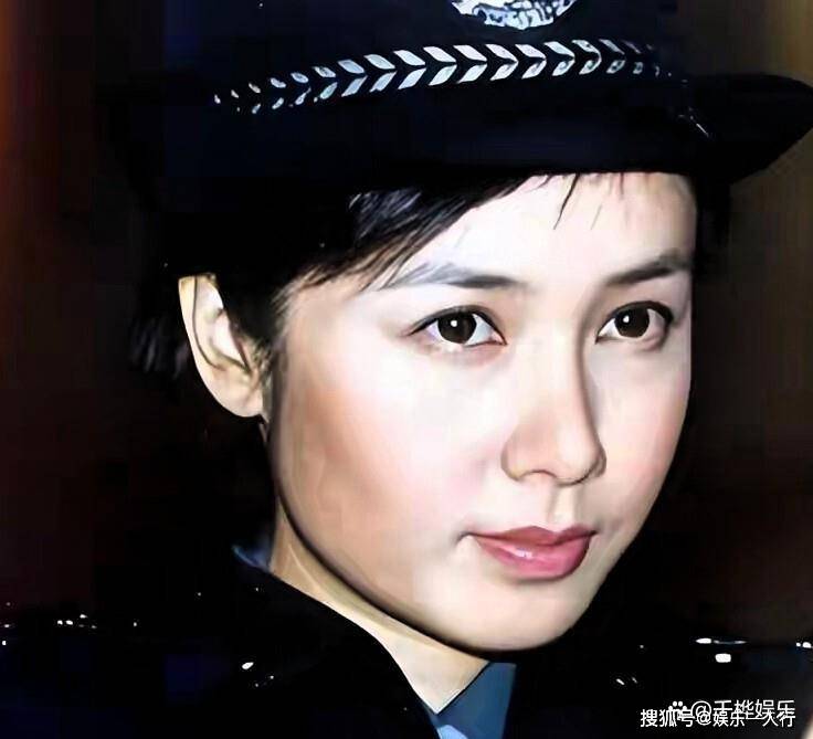 59岁蒋雯丽英国素颜照曝光！定居英国又瘦又老，一代女神也落寞了