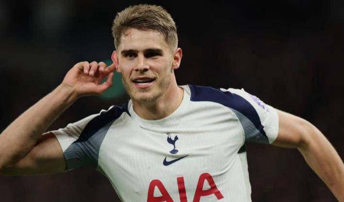 英超联赛免费高清直播+实时赛程+积分预测（2025赛季全覆盖）英超第11轮赛程分析：热刺对阵曼联枪手迎战桑德兰蓝军迎战狼队