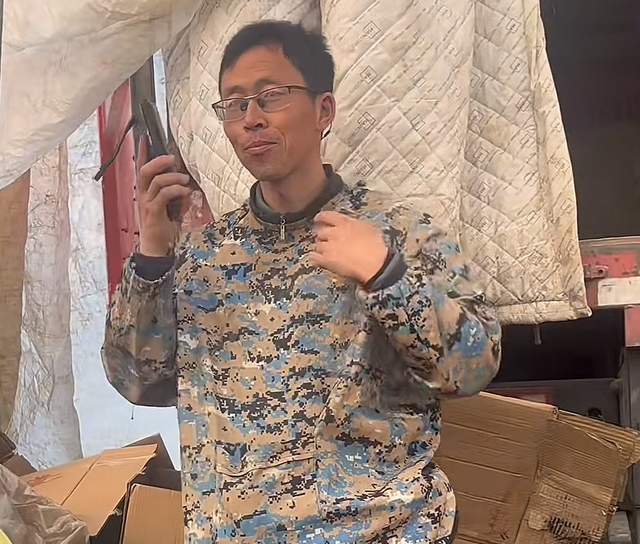 突发！曝43岁农民歌手李根去世，因《快乐老家》爆红，堪比大衣哥