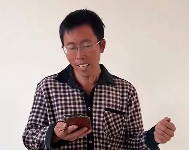 突发！曝43岁农民歌手李根去世，因《快乐老家》爆红，堪比大衣哥